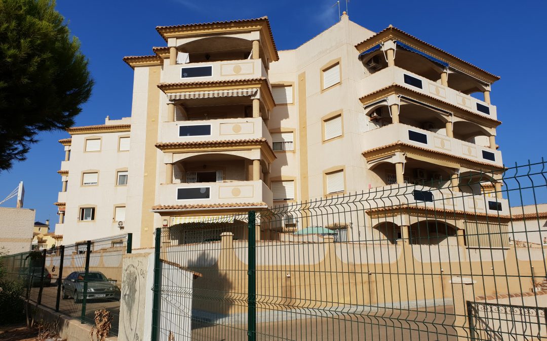 Two bedroom South-facing apartment in sought-after La Zenia community