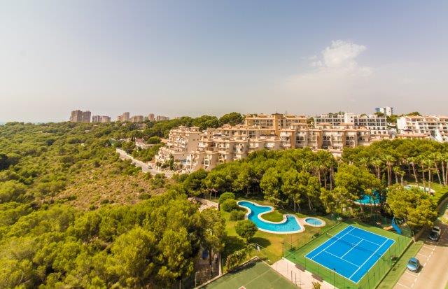 Beautiful South-facing two bedroom apartment for sale in Altos de Campoamor