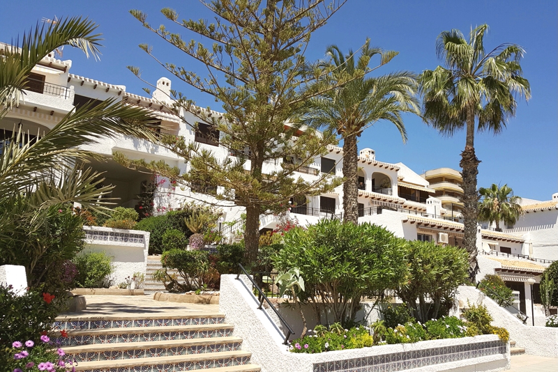 Two bedroom apartment for sale just 500m from Calas de Capitan beach in Cabo Roig