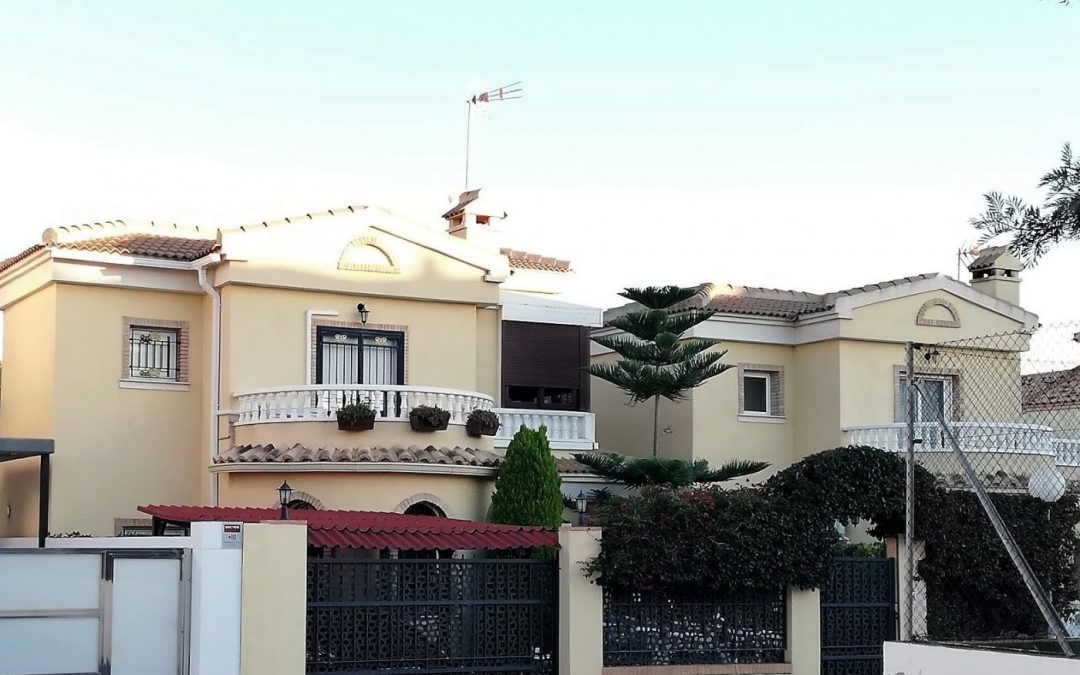 Detached three bedroom, two bathroom property for sale on the Orihuela-Costa