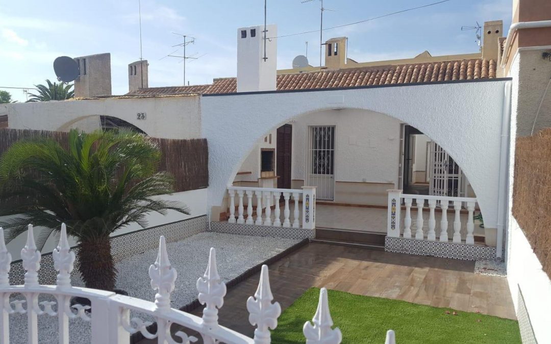 Recently renovated two bedroom bungalow for sale in Las Chismosas, Orihuela-Costa