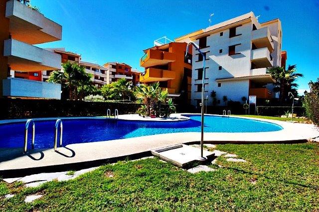 Two bed first floor apartment in Parque Recoleta, Punta Prima just metres from the beach